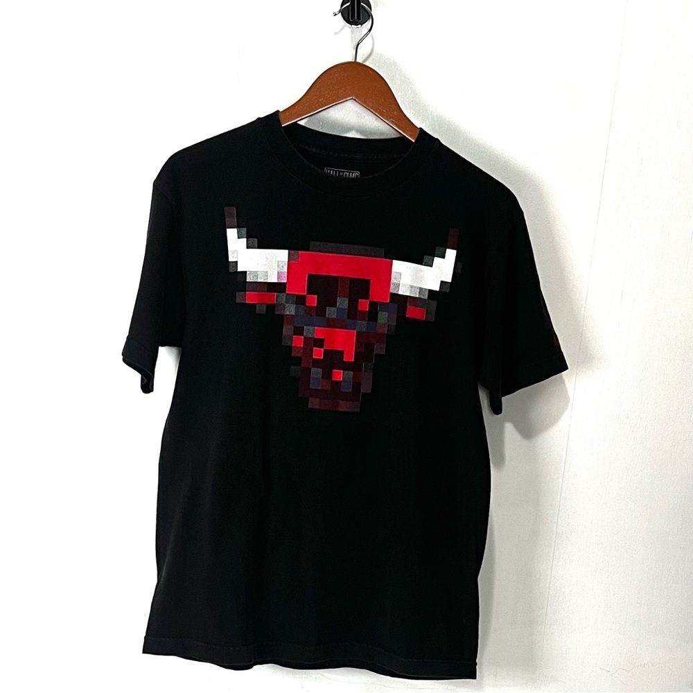Hall of Fame | Digital Bulls Tee | Medium